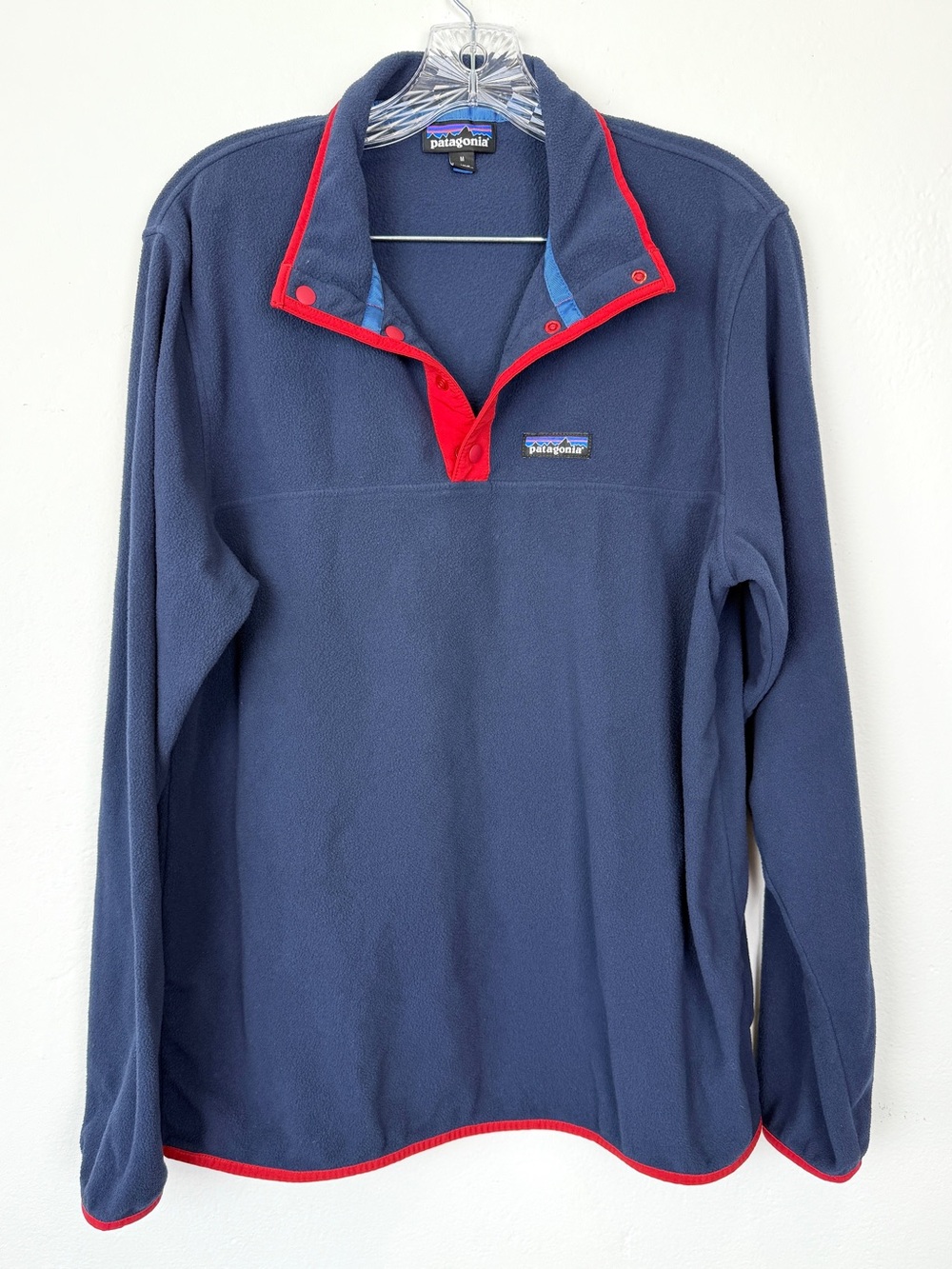 Patagonia Size Medium Navy Blue Red Micro D Snap-T Fleece Pullover